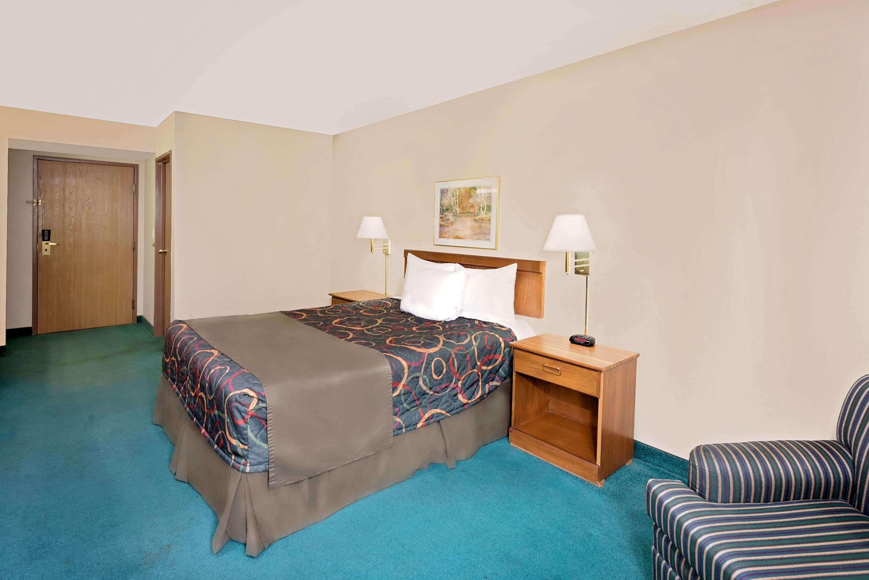 Days Inn By Wyndham Boonville Extérieur photo