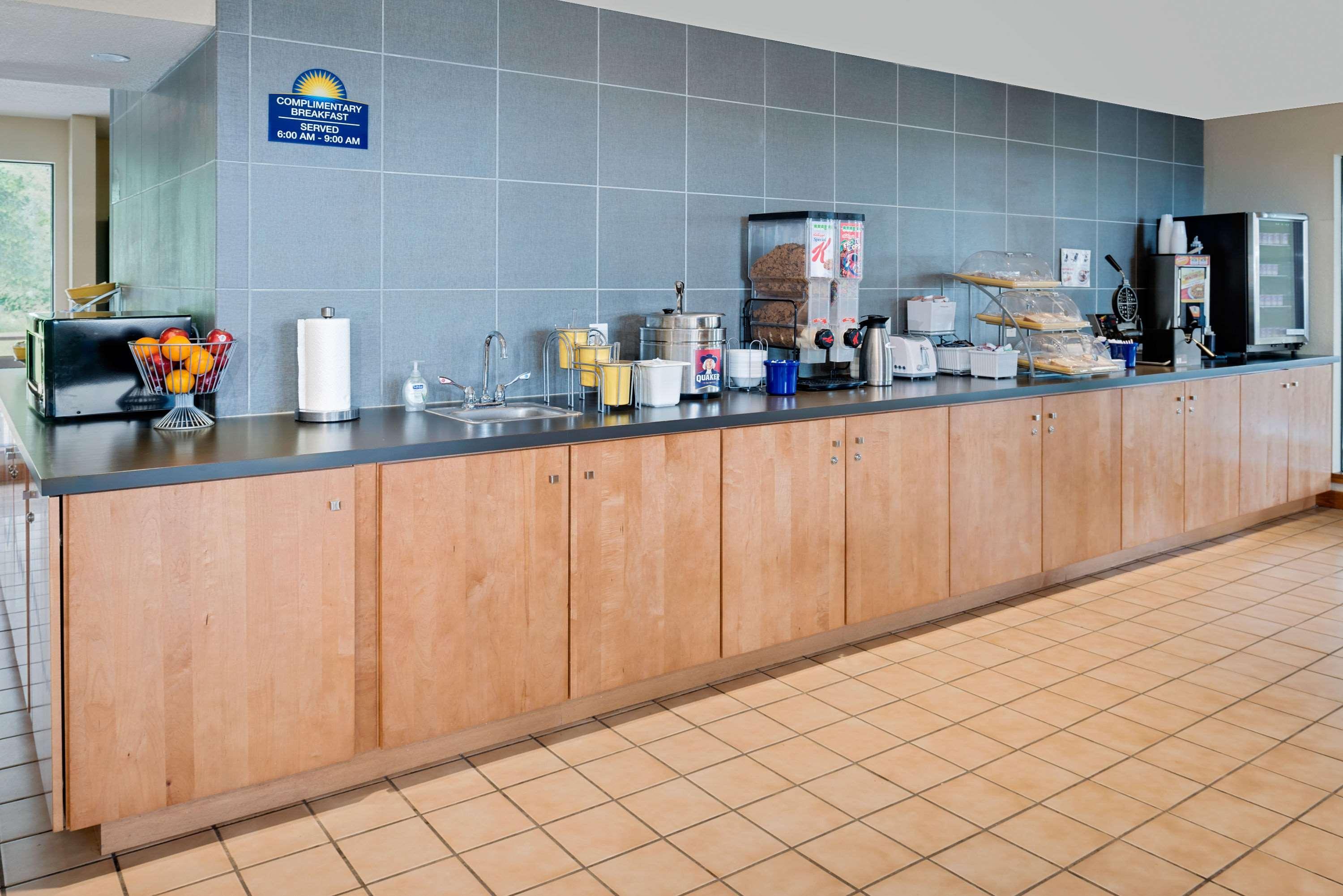 Days Inn By Wyndham Boonville Extérieur photo