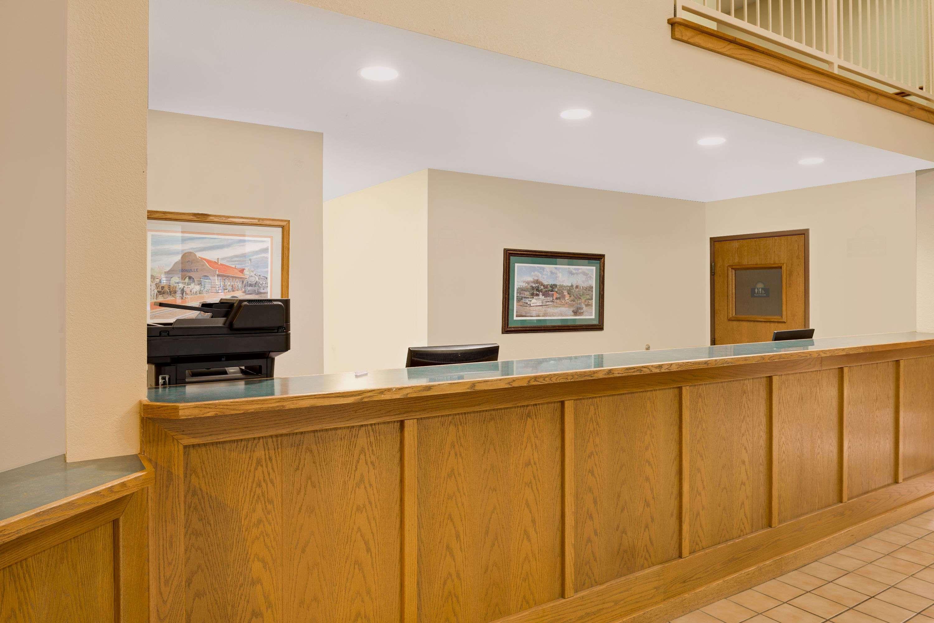 Days Inn By Wyndham Boonville Extérieur photo