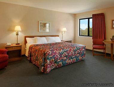 Days Inn By Wyndham Boonville Chambre photo